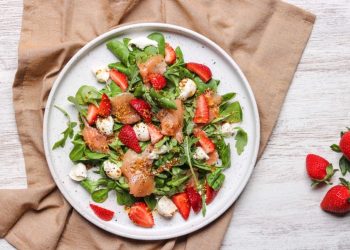 Smoked Salmon & Strawberry Salad